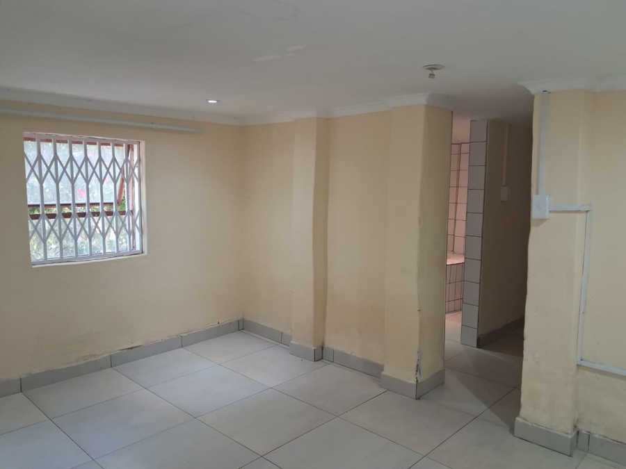 To Let 1 Bedroom Property for Rent in Summerpride Eastern Cape
